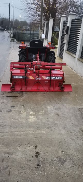 Tractor japonez yanmar f215