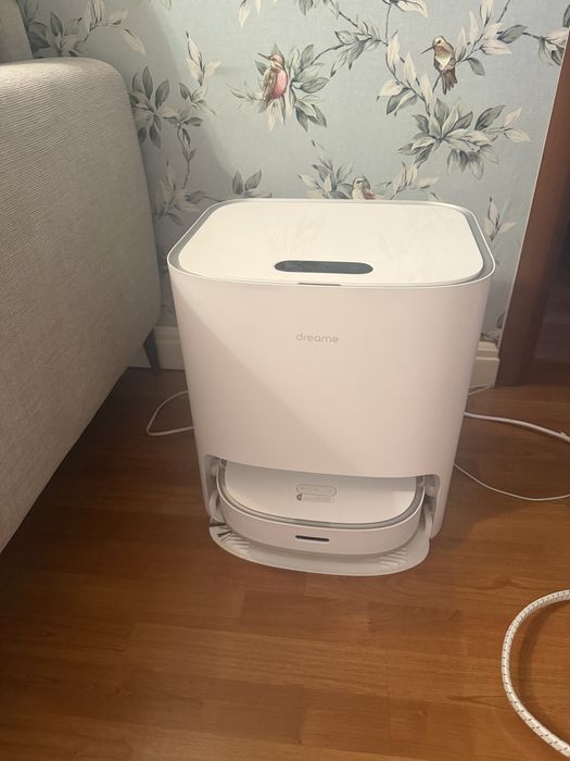 Продам робот моющий пылесос Dreame