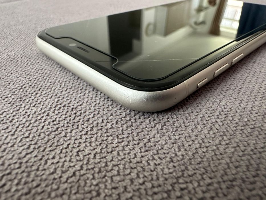iPhone 11 Alb - 64 GB
