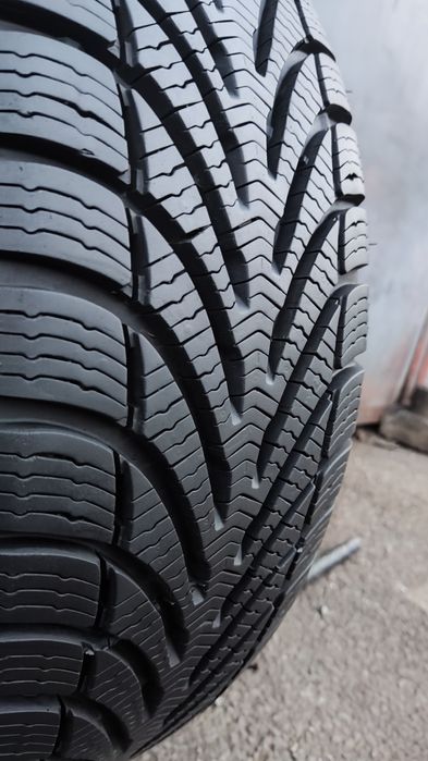 2бр. зимни гуми 185/55/14 BF Goodrich 
dot21
7.7мм грайфер 
Много добр