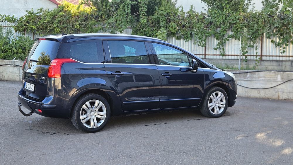 Peugeot 5008 - cutie automata