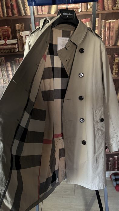 Плащ BURBERRY на 9-11 лет