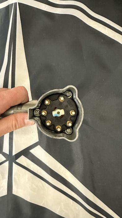 Дефлектор, решетка, фонари Мерс 124