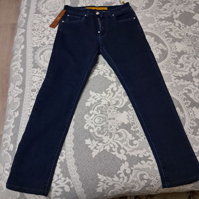 Джинсы новый, размер 48