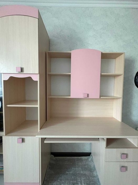 Стол с пеналом для девочек