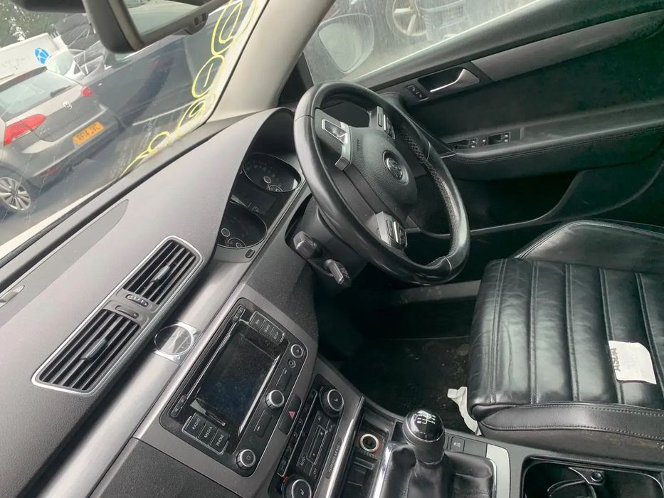 Dezmembrari / Dezmembrez Volkswagen Passat B7 2.0 TDI CFFB cutie viteze manuală cod culoare LC9X