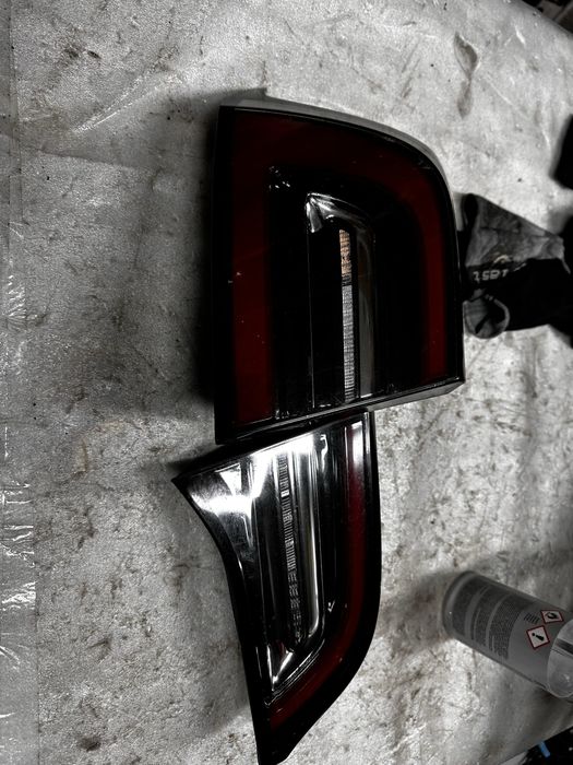 Stopuri stânga tesla 3.