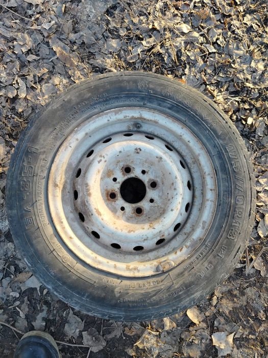 Продаю колесо на москвич