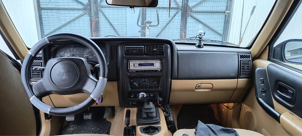 Jeep cherooke 2,5 xj(nu pajero suzuki toyota patrol )