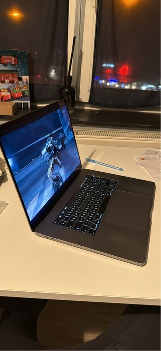 Macbook pro 15,1” 2018