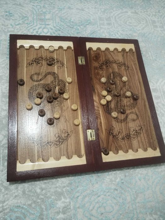 Нарды мен үй гүлдері