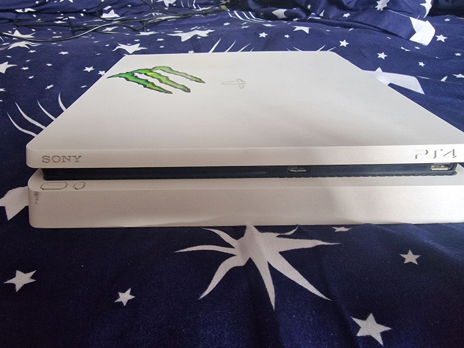 Vând/schimb ps4 slim 500gb