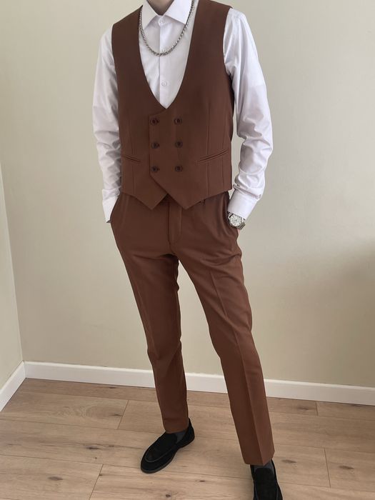 Костюм тройка классика