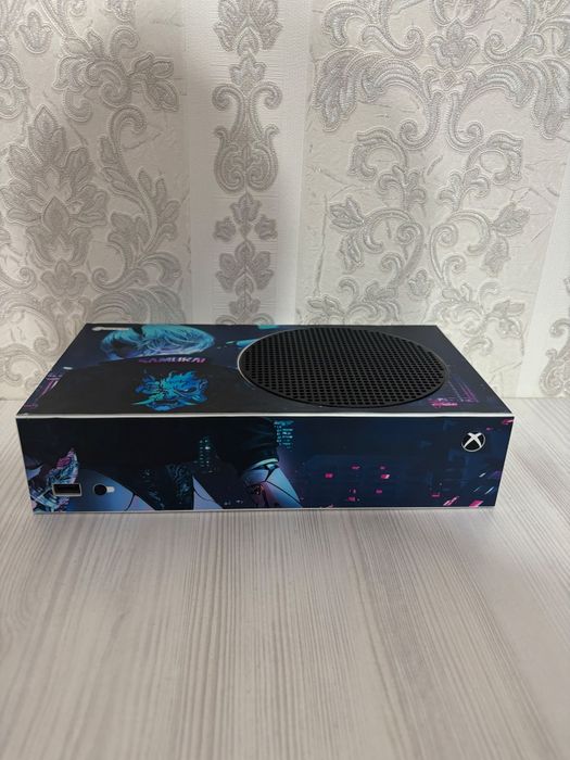 Xbox series S в отличном состоянии