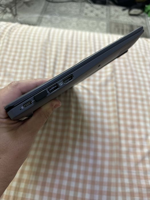 Продам ноутбук  в отличном состояний