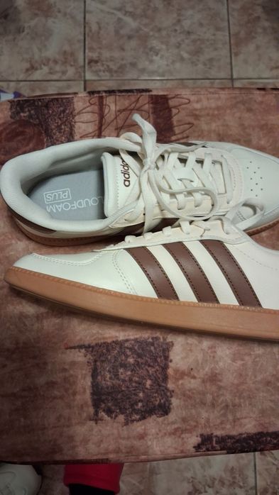 Маратонки adidas
