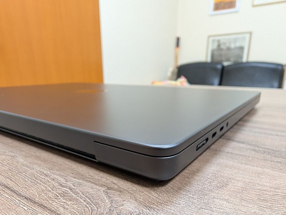 MacBook Pro M3 16 инча 18GB 2023 като нов. Батерия 99%