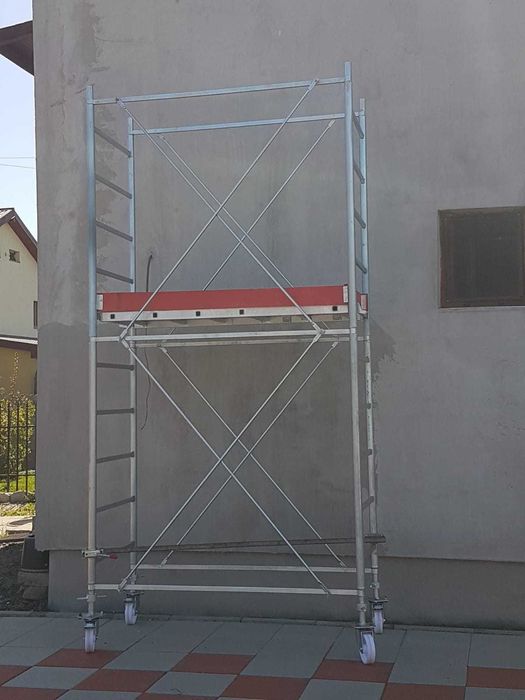 Inchiriez schela mobila otel