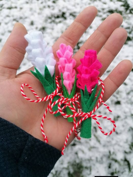 Мартеници зюмбюли