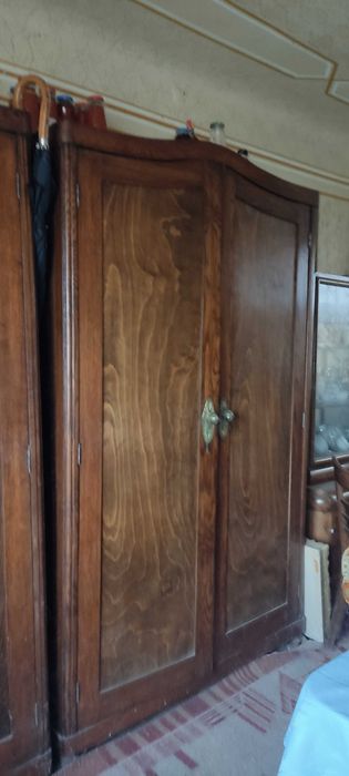 Mobila dormitor anii 1930 - pat matrimonial,2 dulapuri,2 noptiere