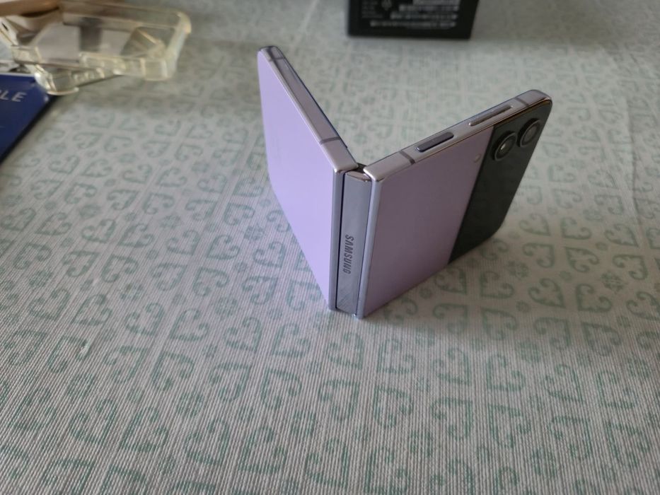 Samsung Galaxy Z flip 4