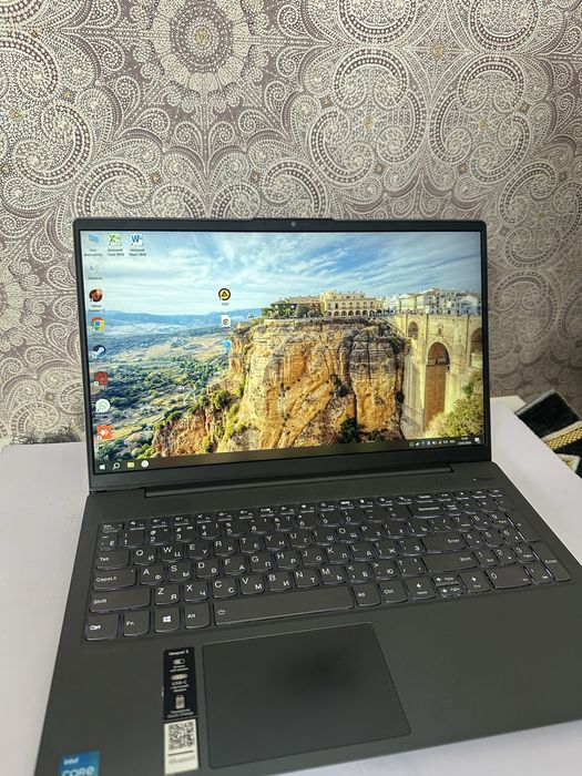 Продается ноутбук Lenova