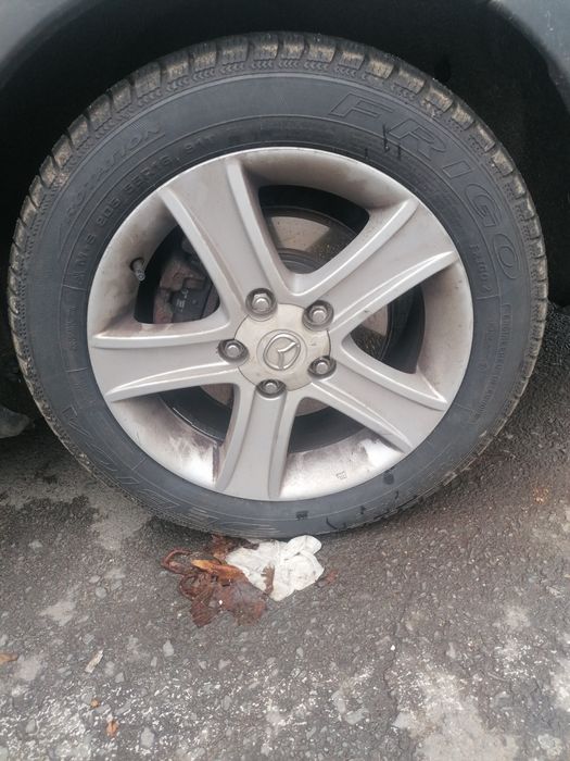 Vând roți  Mazda