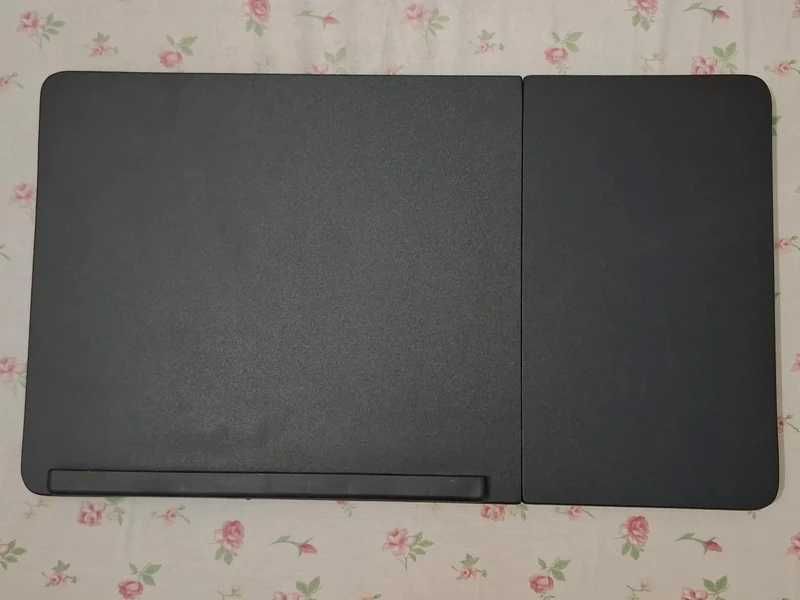 Masuta laptop pliabila, in stare foarte buna