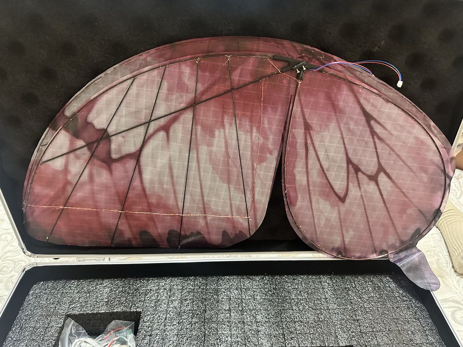 Бабочка дрон летающий спец эффект