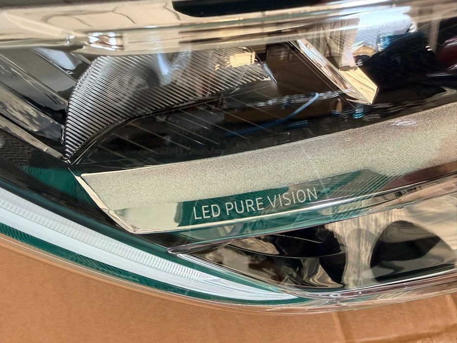 Far faruri dreapta Led Pure Vision Renault Arkana nou original Renault