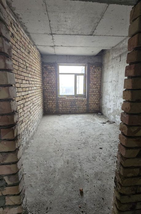 Продаётся 3-х  комнатная квартира Янгихаёт Спутник 7