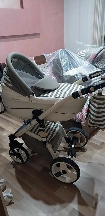 Продавам комбинирана количка 3 в 1