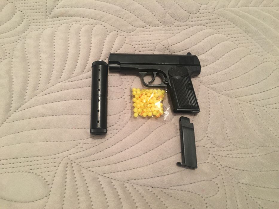 Пистолет лучшый.