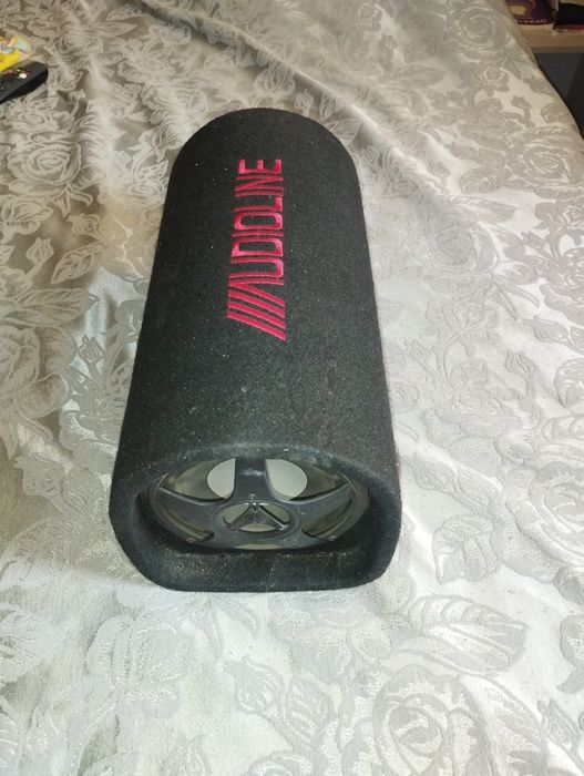 Продам сабвуфер .