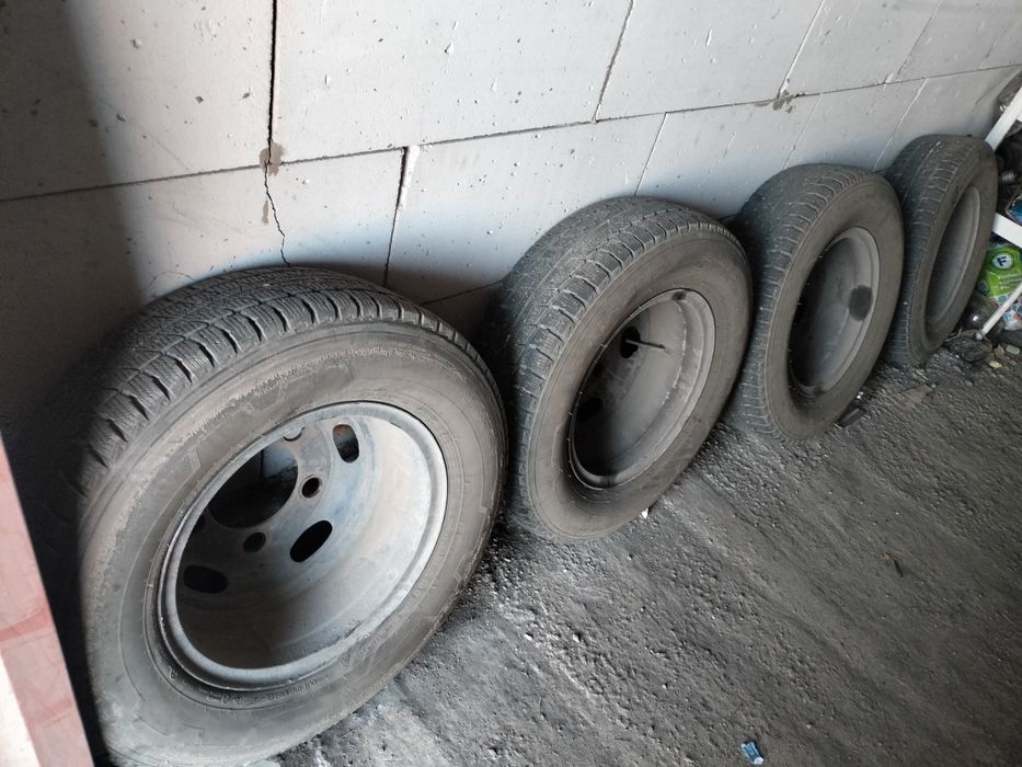 Продаю диски с резинами 225/75/16С