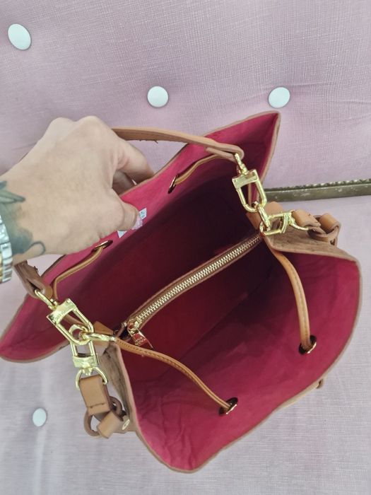 Промо Нови дамски чанти на  Louis Vuitton