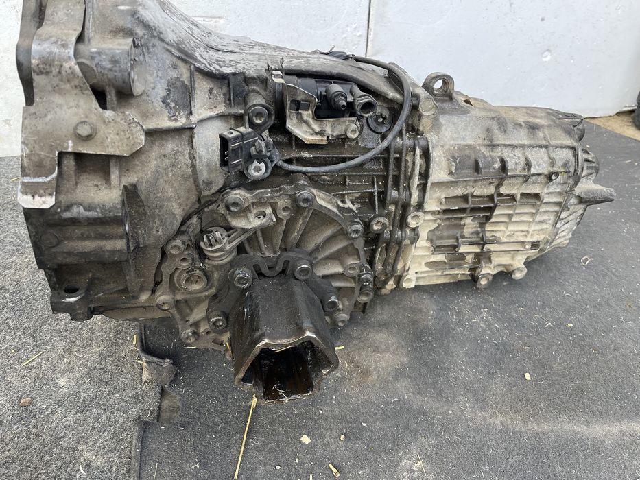 Cutie de viteze manuala 5tr Audi A4 B7 Skoda VW Passat 012301103AD