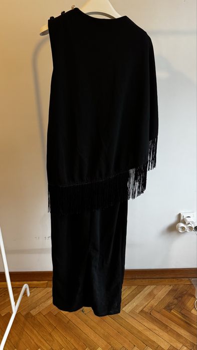 rochie neagră elegantă cu franjuri Zara S
