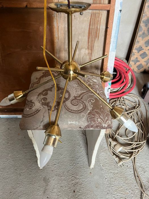 Люстра золотой..