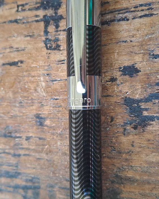 писалка Унгаро Emanuel Ungaro Paris метал сребрист и черно