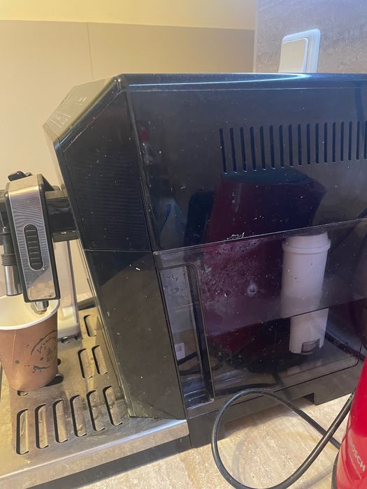 Продавам  Delonghi Eletta Cappuccino