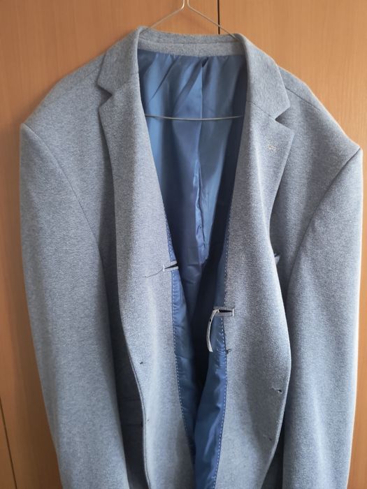 Vând sacou și costum