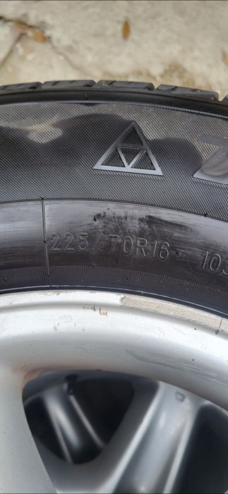 Продам шины с дисками 225/70/16