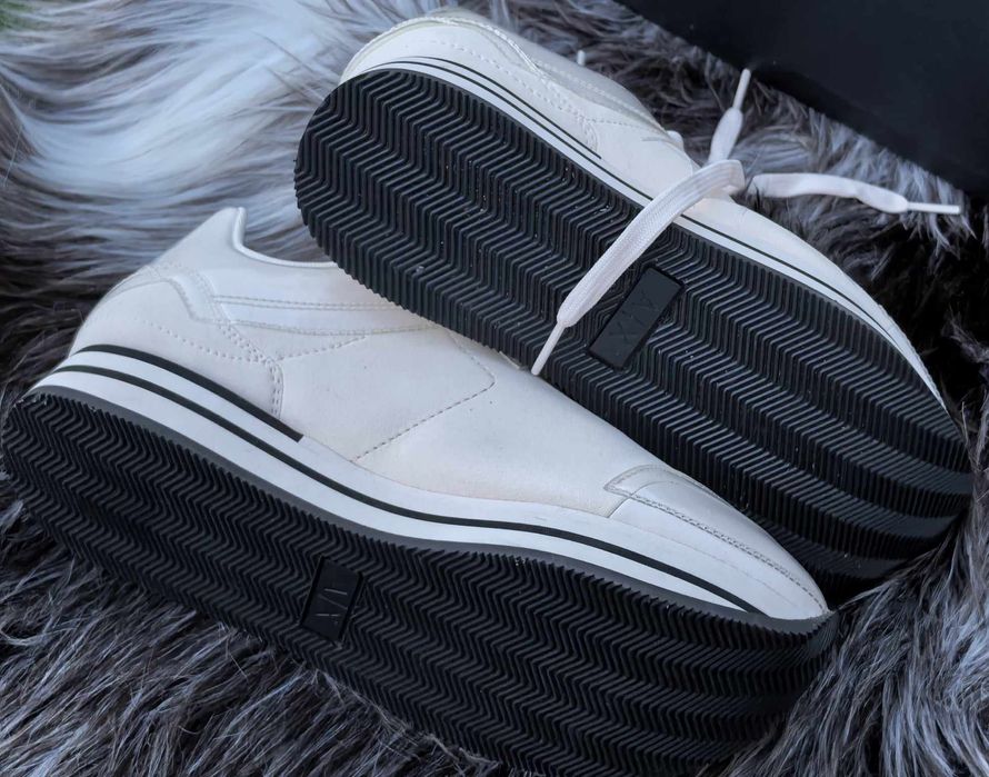 Armani Exchance оригинални дамски сникърси 38 номер