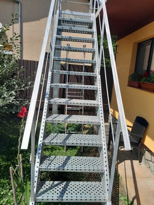 Scări metalice galvanizate la orice demisiune asiguram transport ori u