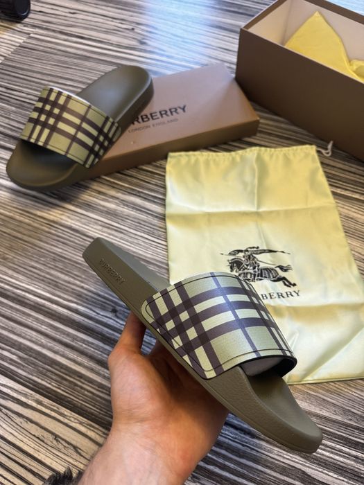 Papuci Burberry