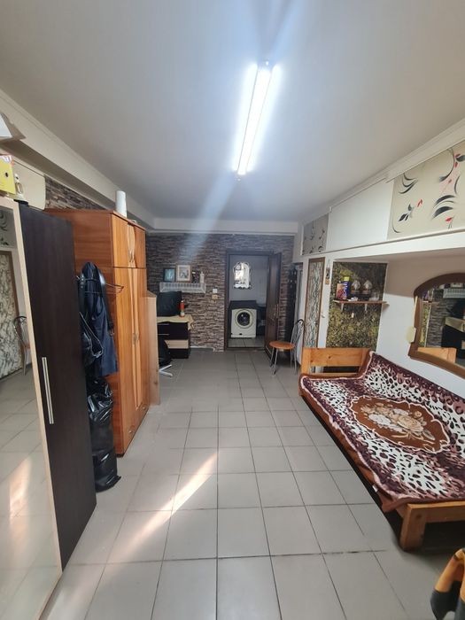 Vând garsoniera  Navodari