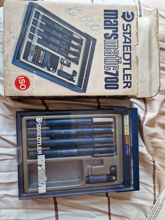 Vând 3 truse desen tehnic Rotring și Staedtler