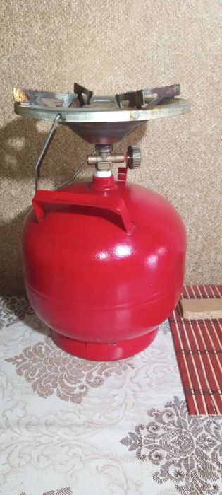 Електрическа печка мечта и туристическа бутилка
