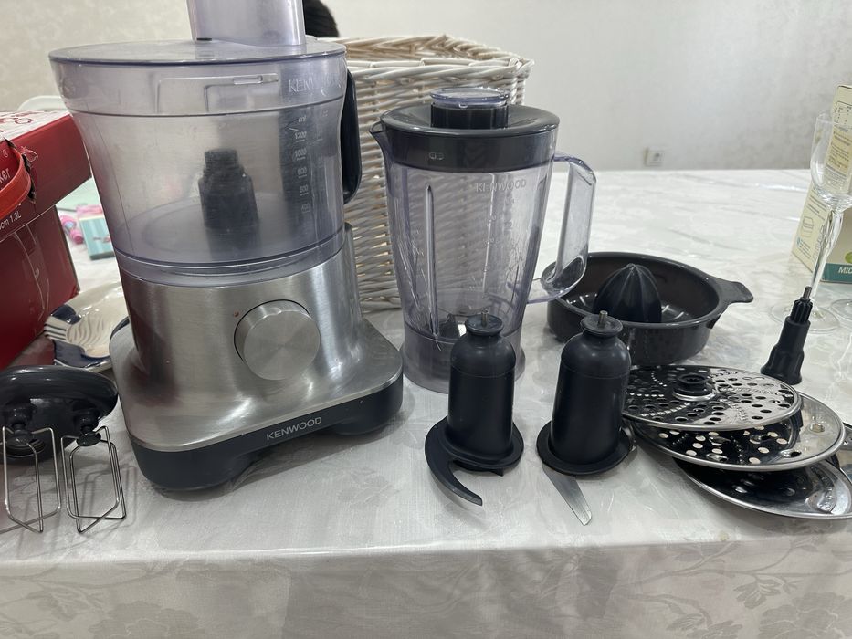 Продам кухонный комбайн KENWOOD